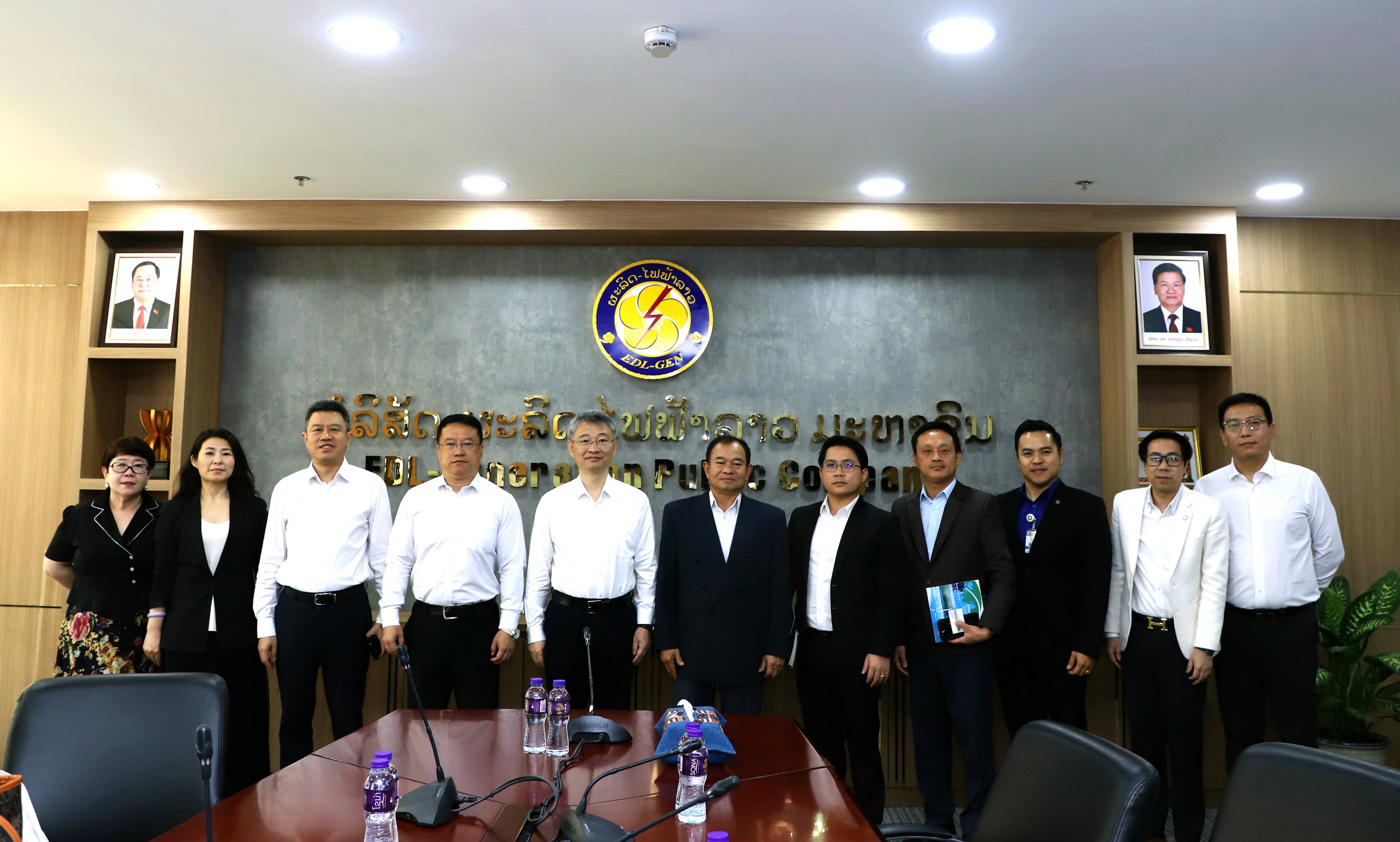 陶云鹏拜会老挝EDL总经理.jpg