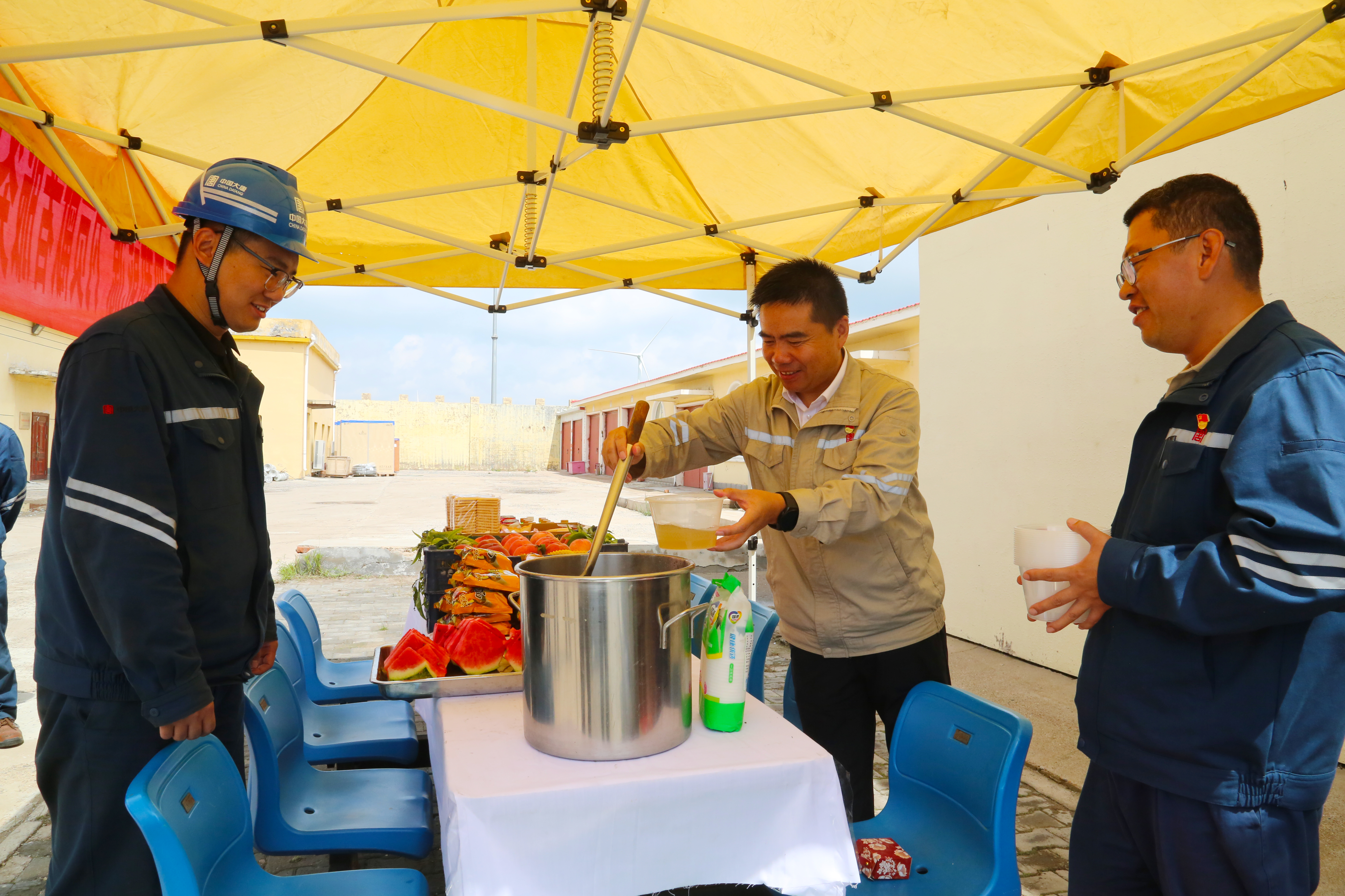 蒙西新能源事业部：预试一线工作忙 志愿服务有保障 (1).jpg